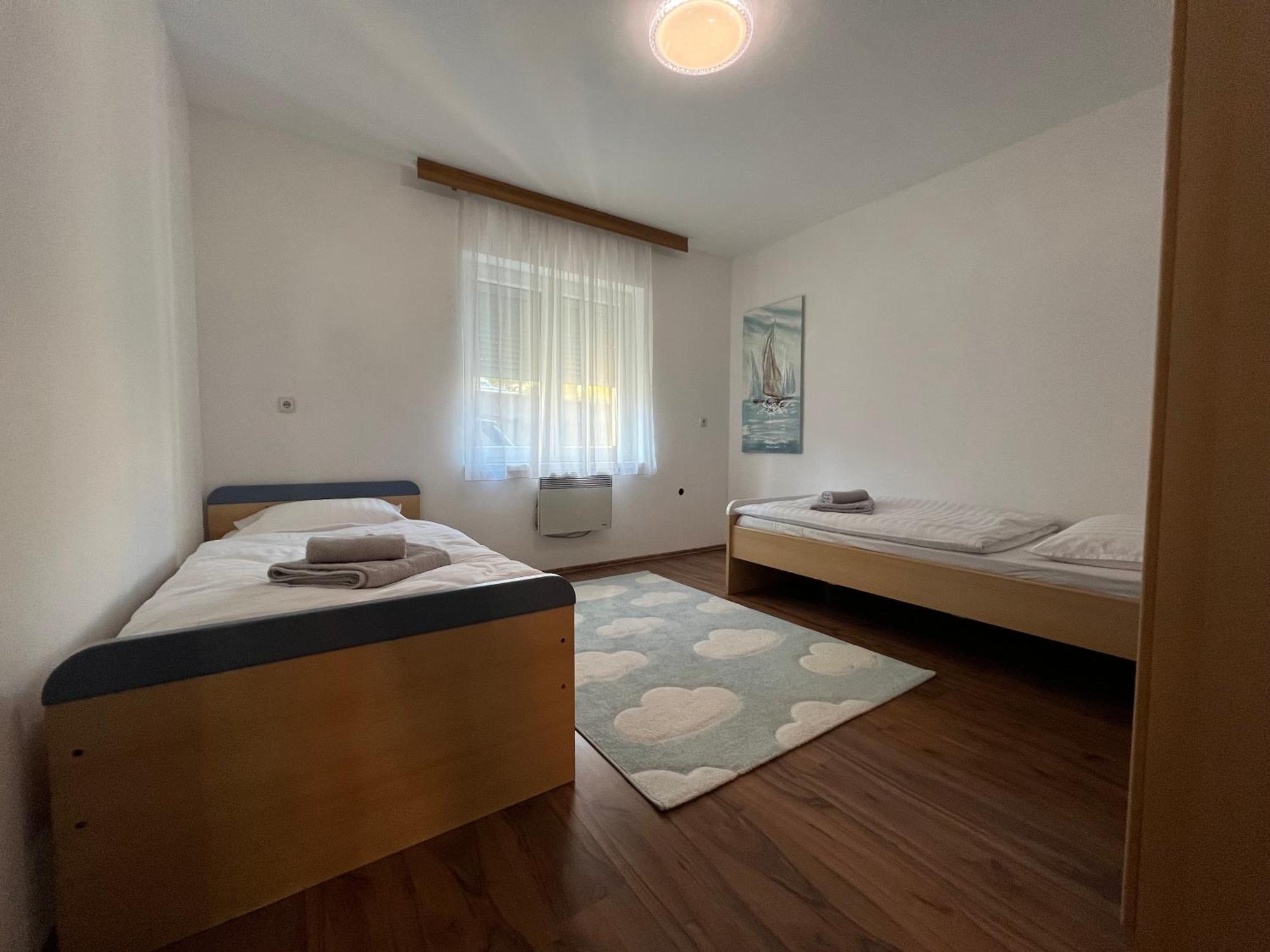 Apartment Lucija "Pet Friendly" ซริกเวนิซา ภายนอก รูปภาพ